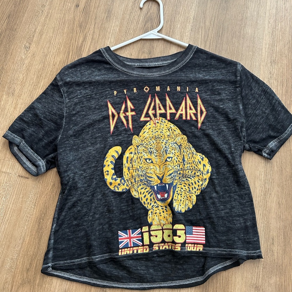 Def Leopard Cropped shirt